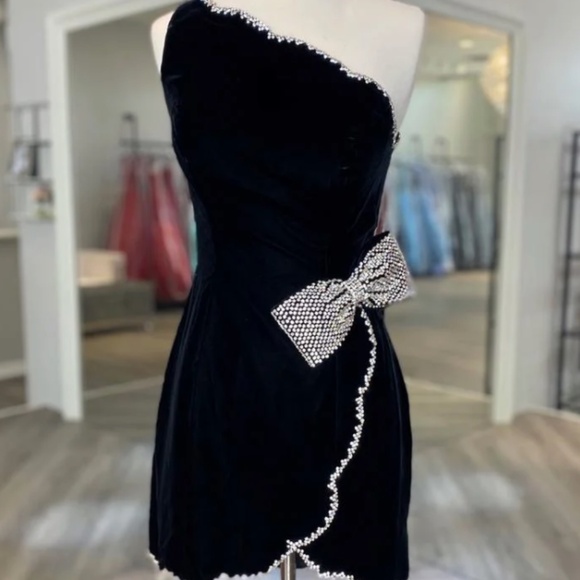 Sherri Hill Couture Mini Dress Style 29254 - Picture 1 of 2